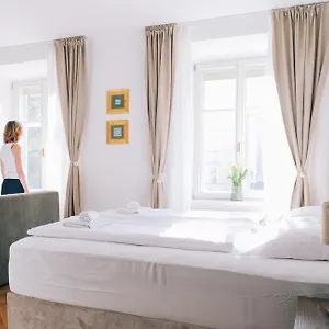 Riverside Mescanka Appartement
